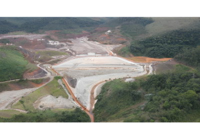 Samarco utiliza rejeitos em obras de descaracterização de barragens, imprimindo mais sustentabilidade ao negócio