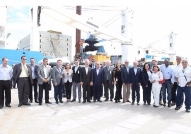 Ministro da Secretaria dos Portos visita Barra do Riacho (ES) e conhece detalhes do projeto de expansão do Portocel