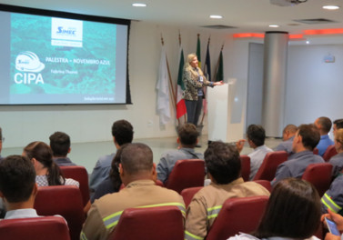 Grupo Simec debate sobre Novembro Azul e  importância da prevenção com empregados