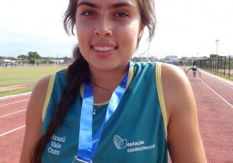 Atleta da Estação Conhecimento Serra vai representar o Brasil em competição de atletismo