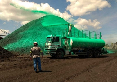 Ternium: produto inovador impede arraste de carvão pelo vento em siderúrgica