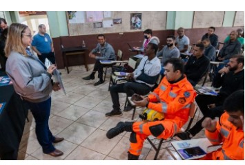 Samarco orienta moradores de Padre Fialho sobre Plano de Ação de Emergência para Barragens