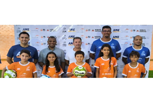“Futebol Bola Cheia” entrega novos uniformes em Senador Modestino Gonçalves