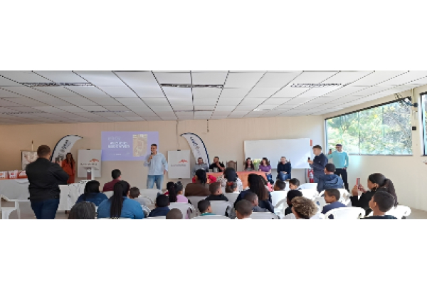 Projeto leva saúde visual a cerca de 50 estudantes da rede pública de Sabará