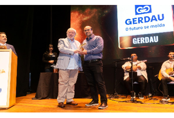Gerdau é campeã do Prêmio AutoData 2025 na categoria inovação tecnológica e ESG