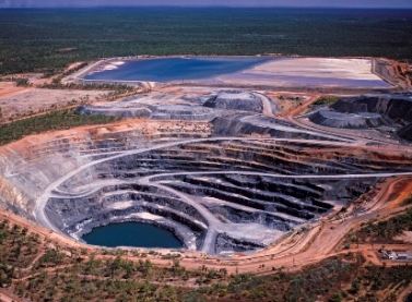 Mineradoras voltam à cena para investir