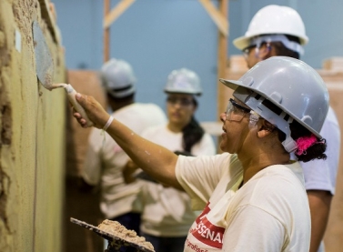 Mariana recebe workshop de construção civil para comerciantes locais