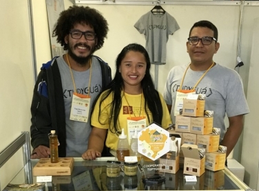 Mel de abelhas nativas de Aracruz é apresentado em maior feira de produtos apícolas do país