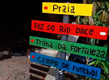 Projeto do Edital Doce revitaliza placas de identificação na Vila de Povoação, em Linhares (ES)