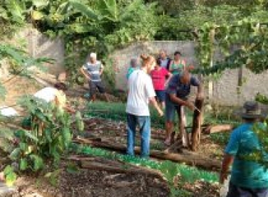 Fibria leva práticas sustentáveis para os quintais do distrito de São Silvestre, em Jacareí (SP)