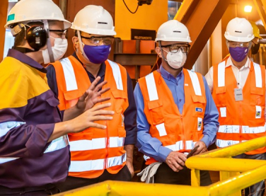 Samarco recebe visita do Sindfer