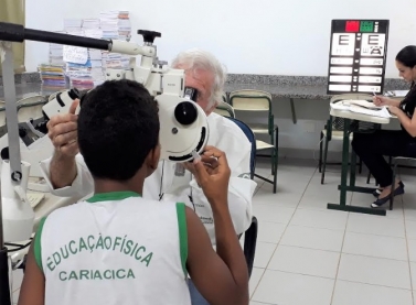 Grupo Simec realiza entrega gratuita de óculos a estudantes de Cariacica