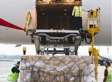 Chega ao Brasil primeiro lote de kits de teste rápido para novo coronavírus trazidos pela Vale