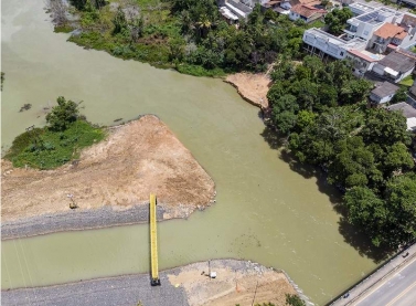 Fundação Renova: Ensecadeira no rio Pequeno é elevada em Linhares