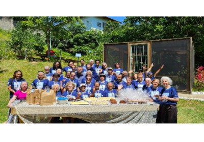 Idosos do Projeto Digna Idade participam de confraternização de final de ano