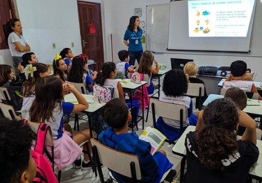 Sicoob ES premia estudantes em concurso de redação e de desenho