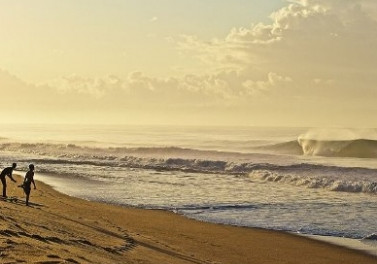 Terceira e última etapa da tríplice coroa quebra onda de surf profissional acontece em regência