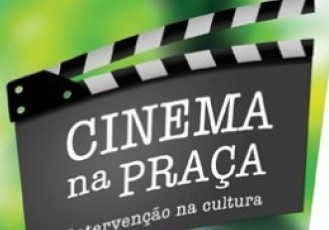 Fibria leva tela do cinema para praça em Barra do Riacho