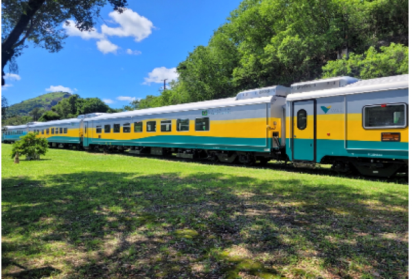 Trem de férias começa a circular em 2026 pela Estrada de Ferro Vitória a Minas