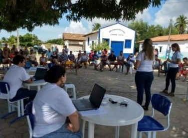 Cia Móvel leva esclarecimentos a moradores de São Mateus e Conceição da Barra