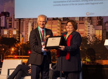 Com auditório lotado e homenagem inédita, ABM WEEK 2018 começa em SP