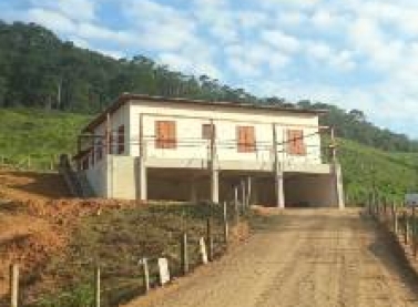 Famílias atingidas da zona rural de Mariana e Barra Longa têm suas casas reconstruídas