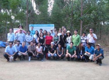 Representantes da Convenção sobre Diversidade Biológica da ONU conhecem experimento florestal realizado na Fibria