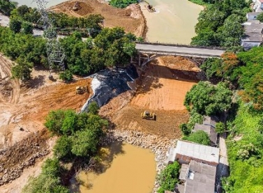 Fundação Renova realiza manutenção na ensecadeira no rio Pequeno em Linhares