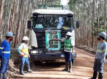 Motoristas participam de campanha de conscientização socioambiental da Suzano