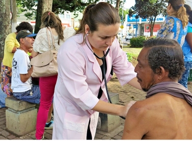 Trabalhadores da saúde se reúnem para discutir avanços no programa Consultório na/de Rua