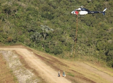 Vale amplia automatização de piezômetros em barragens com apoio de helicóptero e especialistas em rapel