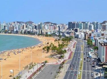 Verão em Camburi: Vale e Sesi promovem atividades de recreação e lazer na praia