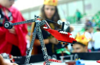 Vitória recebe seletiva nacional do Torneio de Robótica FIRST LEGO League