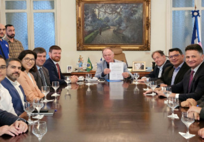 Vale, Águas de Reúso de Vitória e Cesan celebram parceria para o fornecimento de água reciclada para uso industrial