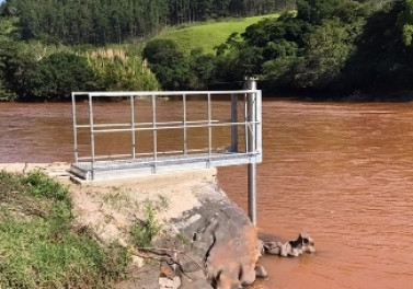 A Fundação Renova monitora a qualidade da água do Rio Doce em tempo real