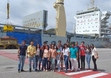 Universitários mineiros encerram agenda anual do programa de visitas