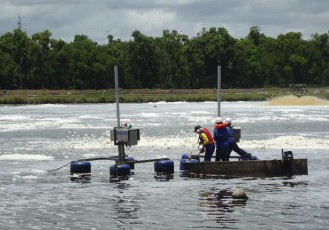 Fibria substitui aeradores e realiza dragagem das lagoas da Estação de Tratamento de Efluentes