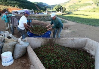 Samarco recebe prêmio internacional com o Programa de Capacitação do Produtor Rural